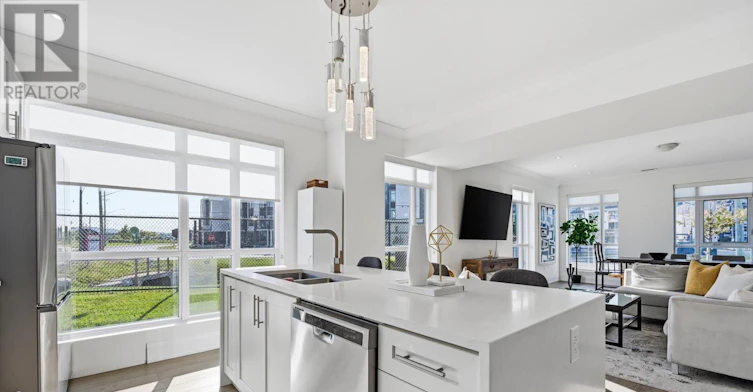 2 Concord Place, Grimsby, ON, L3M 0G6 - 9