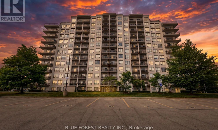 501-353 Commissioners Road W