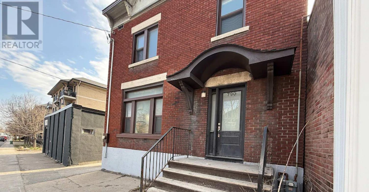 790 Bronson Avenue, Ottawa, ON, K1S 4G4 - 2