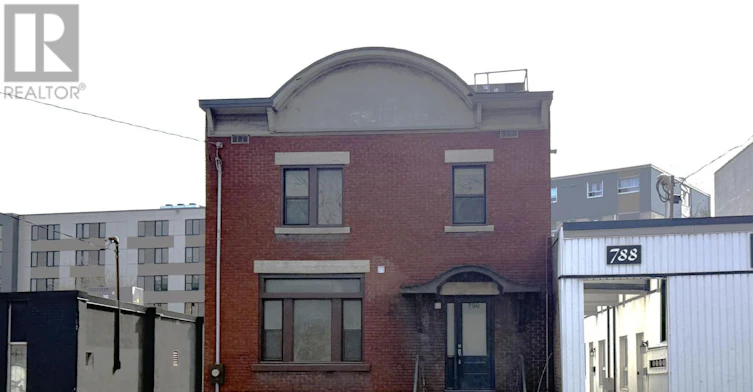 790 Bronson Avenue, Ottawa, ON, K1S 4G4