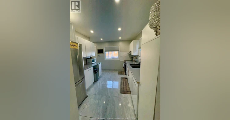 1364 Mckay Avenue, Windsor, ON, N9B 2B2 - 9