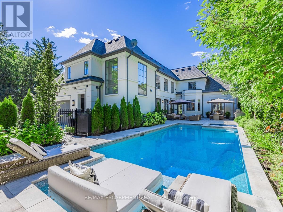 393 Maple Grove Drive, Oakville, ON, L6J 4V8