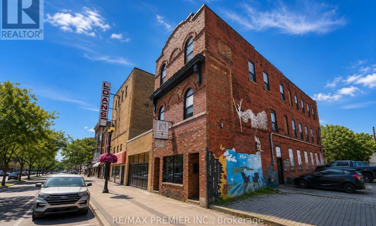 184 King Street E