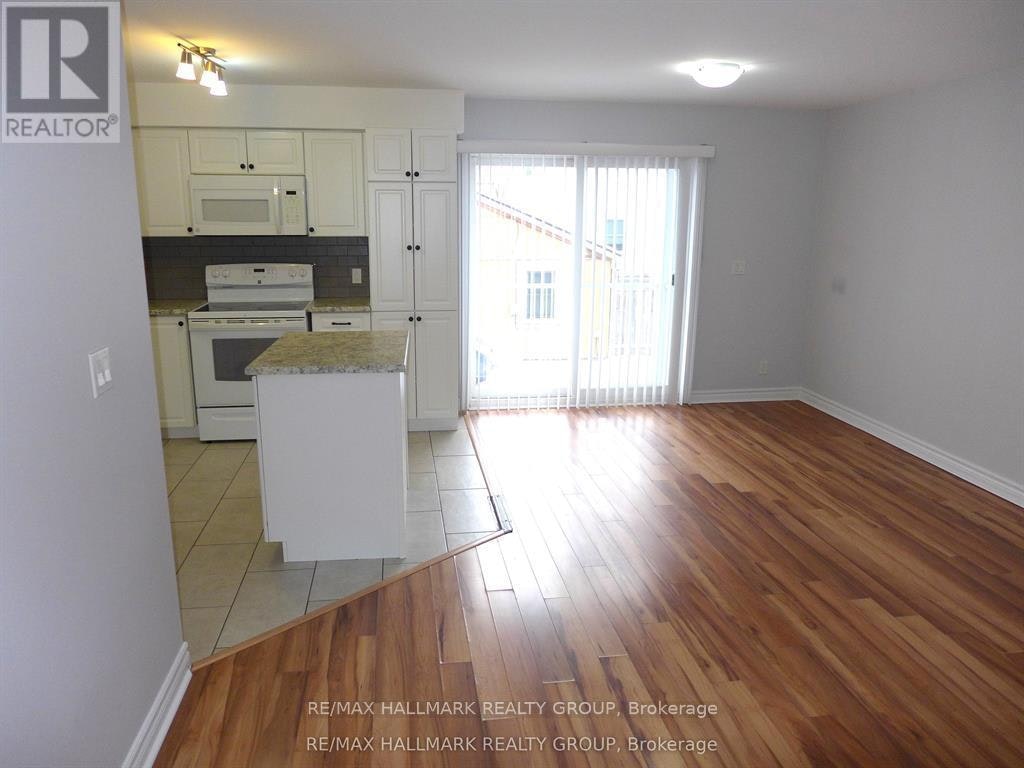 3-216 Carillon Street, Ottawa, ON, K1L 5X8 - 3