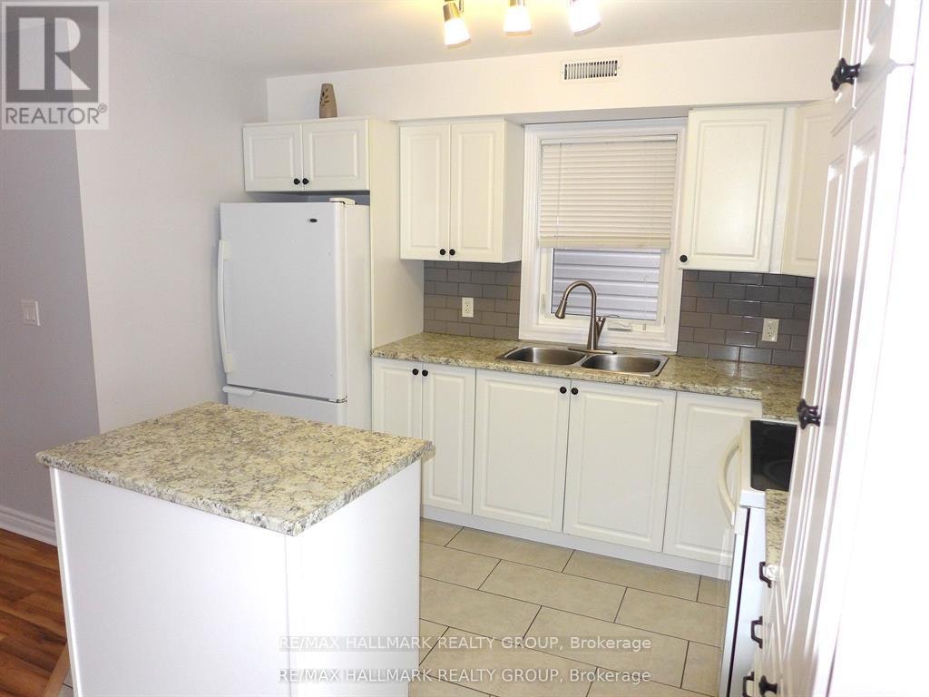 3-216 Carillon Street, Ottawa, ON, K1L 5X8 - 7