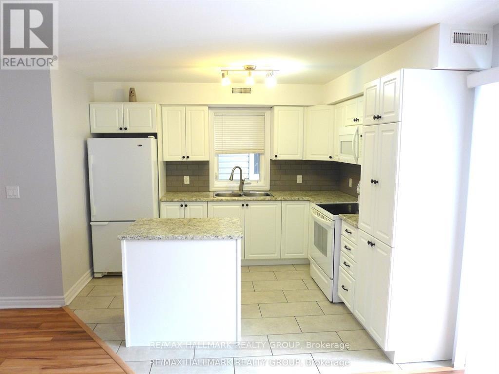 3-216 Carillon Street, Ottawa, ON, K1L 5X8 - 6