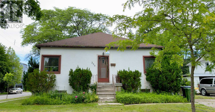 258 Bogert Avenue, Toronto, ON, M2N 1L3