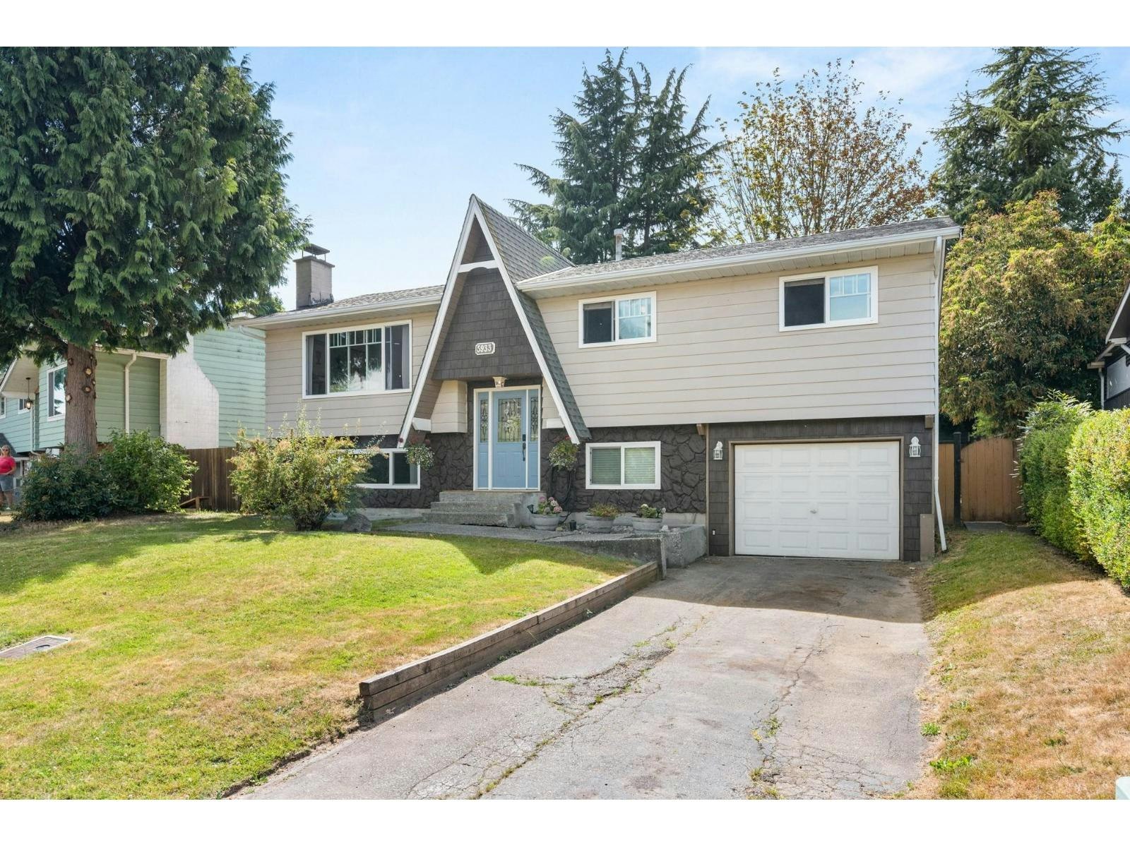 5933 Angus Place, Surrey, BC, V3S 4W8