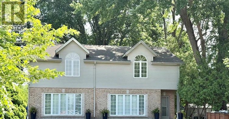UPPER-695 Front Road North, Amherstburg, ON, N9V 2V6