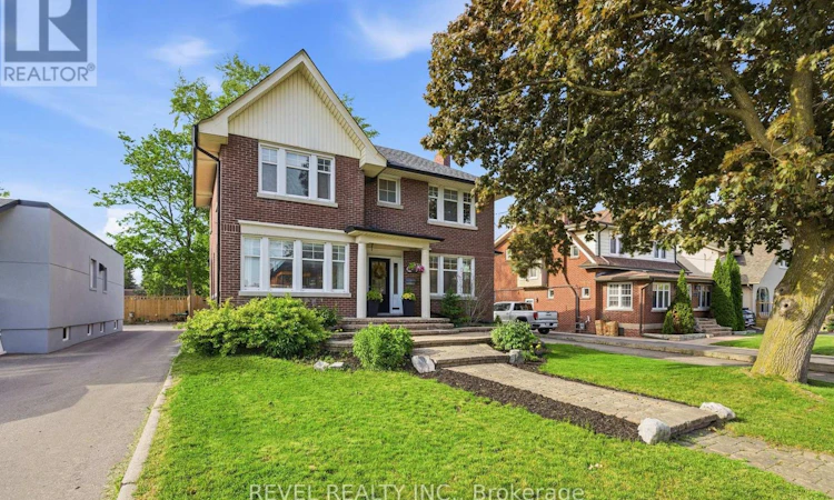 308 King Street E