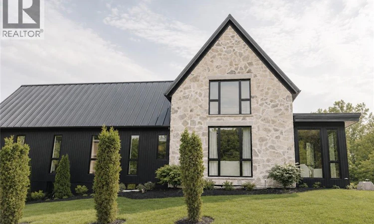 2 Bridlewood Crescent