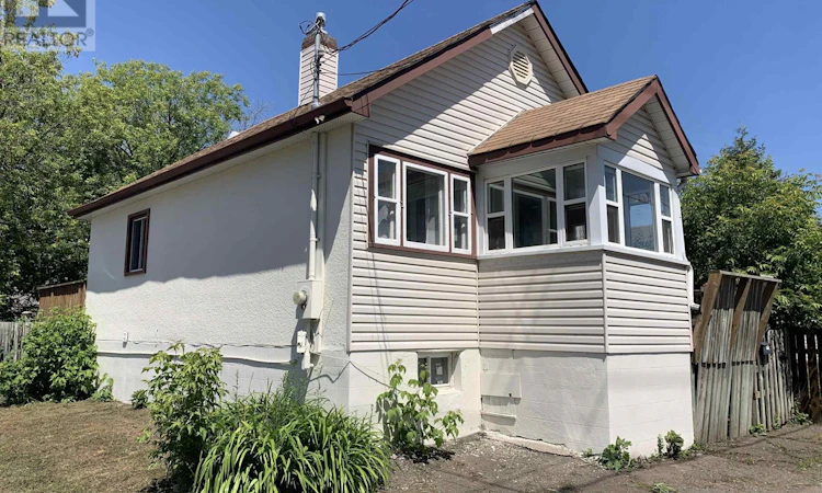 86 Machar Avenue