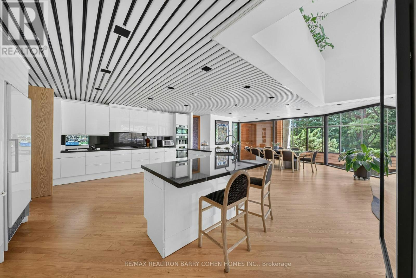 30 High Point Road, Toronto, ON, M3C 2R3 - 9