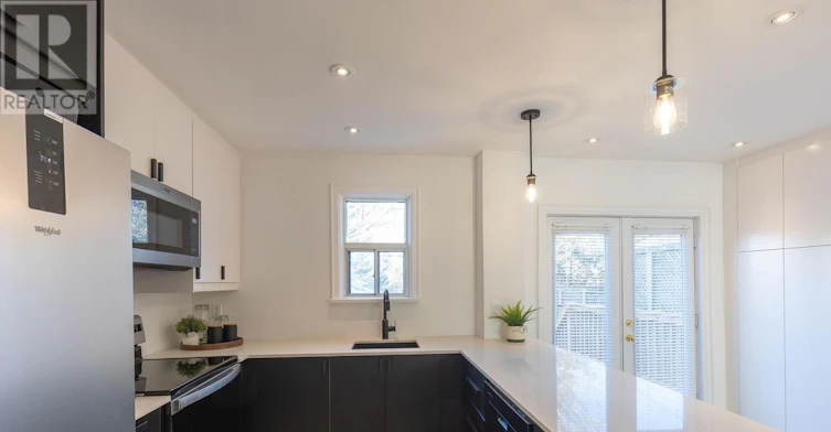 11 Dayton Avenue, Toronto, ON, M8Z 3L8 - 8