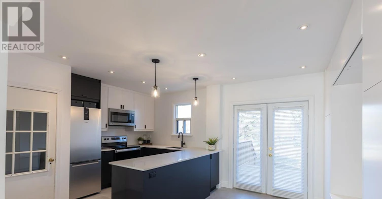 11 Dayton Avenue, Toronto, ON, M8Z 3L8 - 7