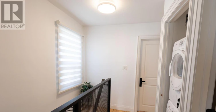 11 Dayton Avenue, Toronto, ON, M8Z 3L8 - 13