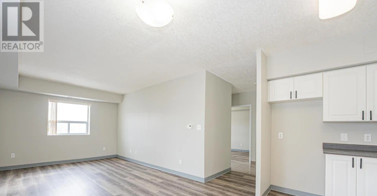 610-274 Erb Street W, Waterloo, ON, N2L 1W2 - 6