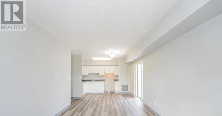 610-274 Erb Street W, Waterloo, ON, N2L 1W2 - 3