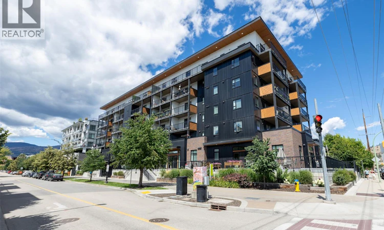 111-660 Cawston Avenue