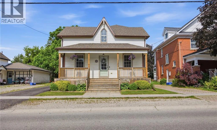 165 Woodstock Street N