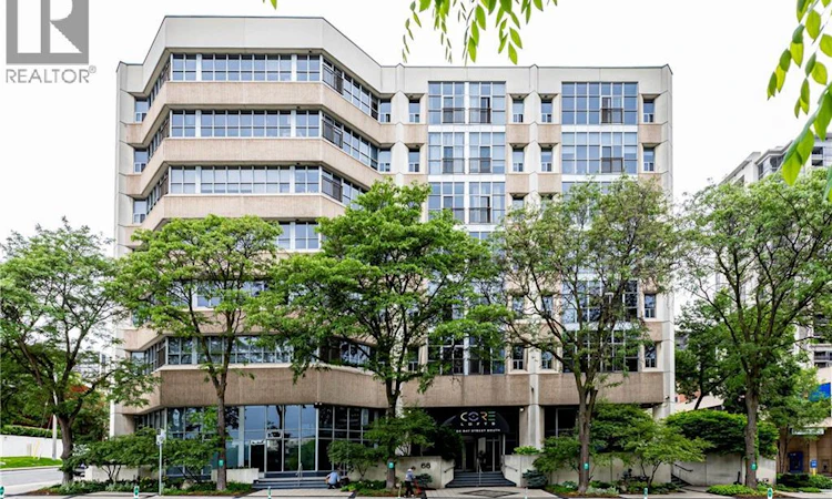 410-66 Bay Street