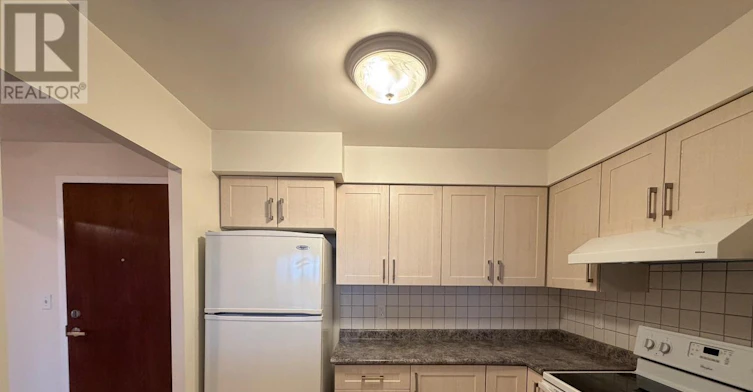 710-39 Pemberton Avenue, Toronto, ON, M2M 4L6 - 3
