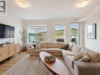 118-1115 Holden Road - 3