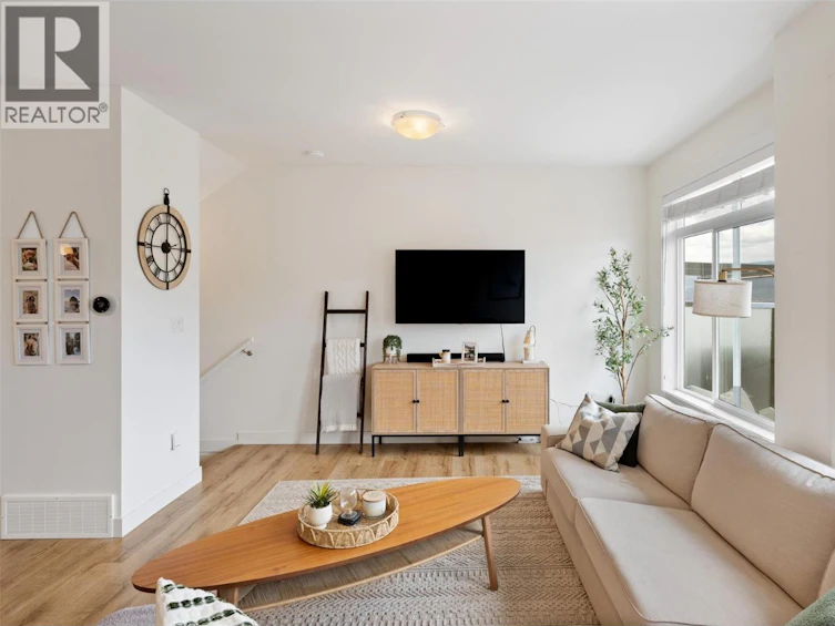 118-1115 Holden Road, Penticton, BC, V2A 0B7 - 6