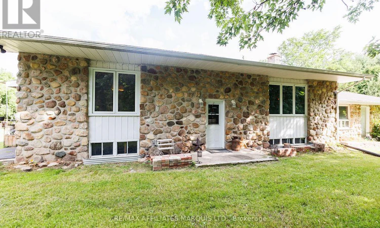 21111 8 Concession Road