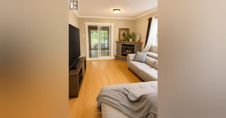 MAIN & UPPER-57 Midland Avenue, Toronto, ON, M1N 3Z8 - 15