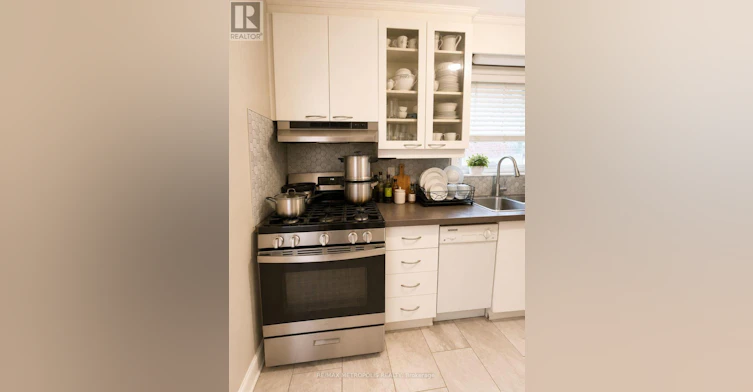 MAIN & UPPER-57 Midland Avenue, Toronto, ON, M1N 3Z8 - 9