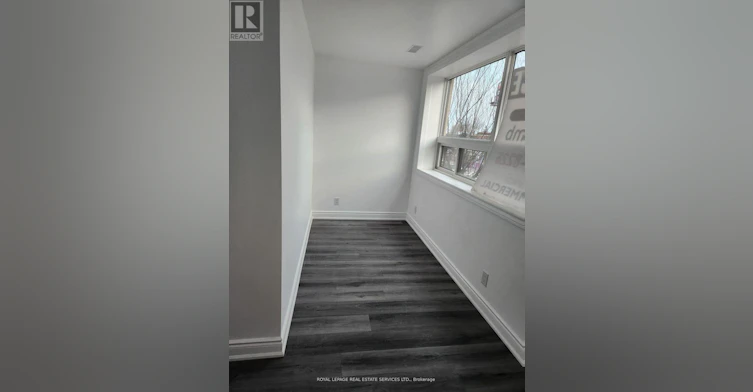 210-2820 Danforth Avenue, Toronto, ON, M4C 1M1 - 8