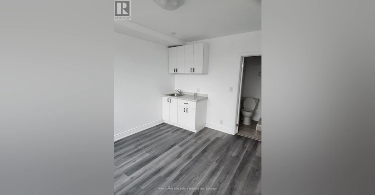 210-2820 Danforth Avenue, Toronto, ON, M4C 1M1 - 7