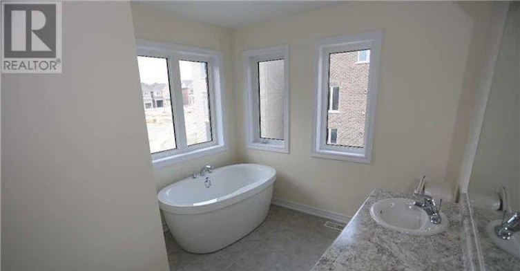 48 Falconridge Terrace, East Gwillimbury, ON, L9N 0R2 - 10