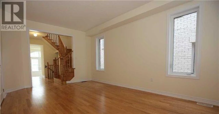 48 Falconridge Terrace, East Gwillimbury, ON, L9N 0R2 - 2