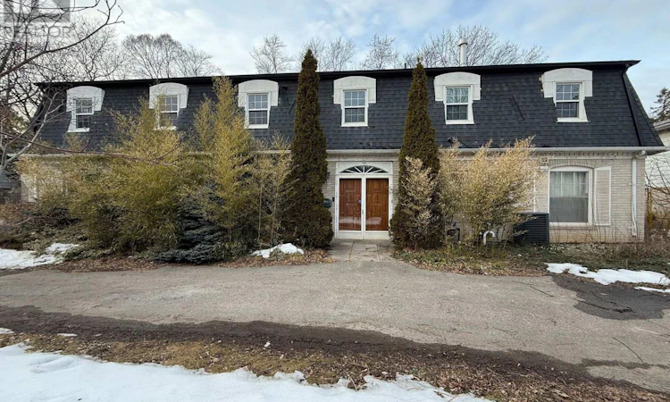 338 Steeles Avenue E