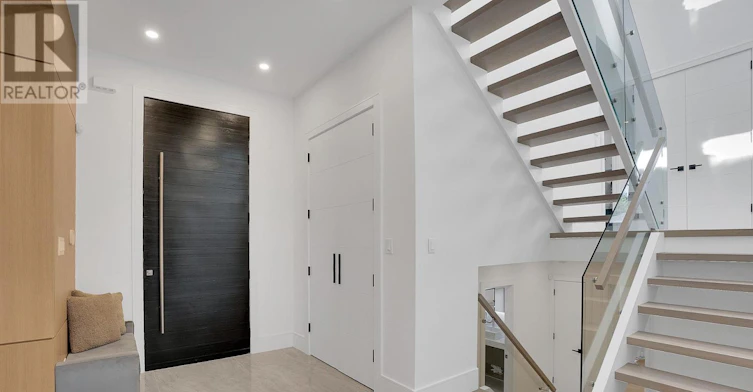 7 Woodvalley Drive, Toronto, ON, M9A 4H2 - 3