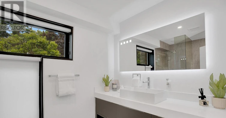 7 Woodvalley Drive, Toronto, ON, M9A 4H2 - 29