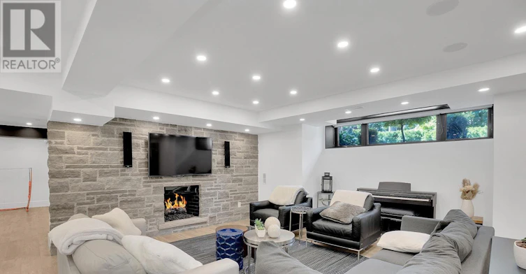 7 Woodvalley Drive, Toronto, ON, M9A 4H2 - 32