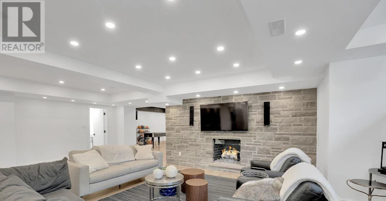 7 Woodvalley Drive, Toronto, ON, M9A 4H2 - 31