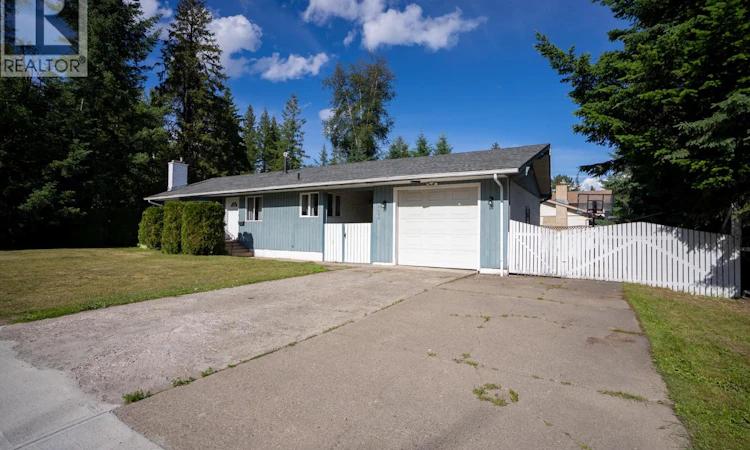 5590 Simon Fraser Avenue