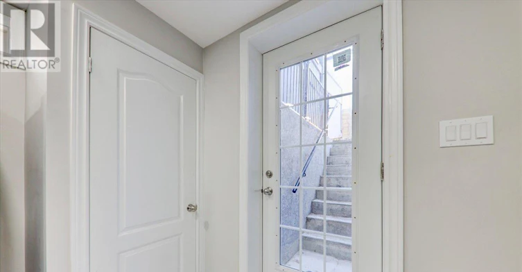 BSMT-939 Miller Park Avenue, Bradford West Gwillimbury, ON, L3Z 0C6 - 5