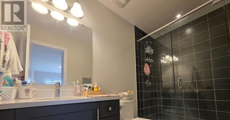 9 Valencia Avenue, Kitchener, ON, N2R 0R7 - 11