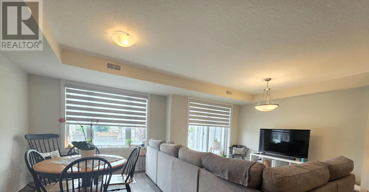 9 Valencia Avenue, Kitchener, ON, N2R 0R7 - 4