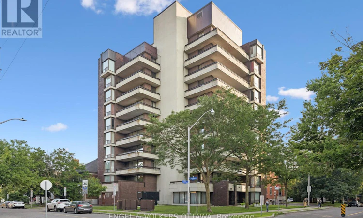 8A-400 Laurier Street E