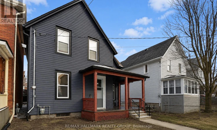 47 Daniel Street S
