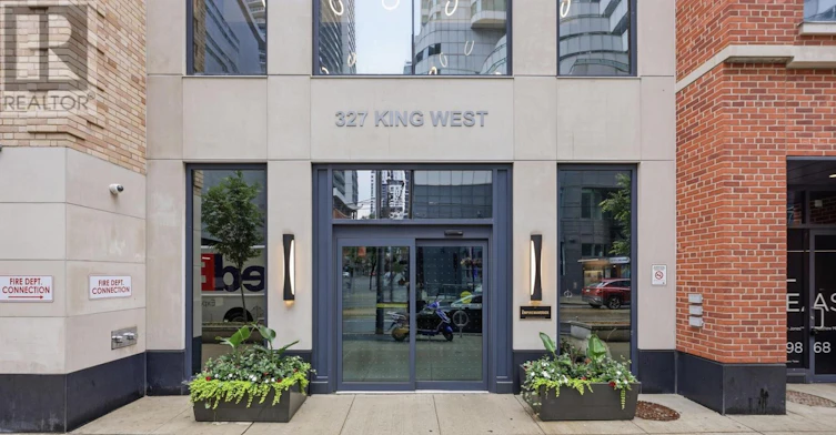 802-327 King Street W, Toronto, ON, M5V 0W7 - 4