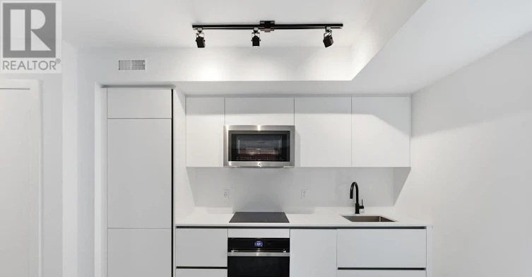 802-327 King Street W, Toronto, ON, M5V 0W7 - 18