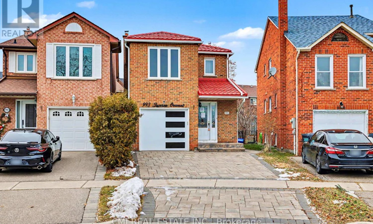 993 Lucerne Crescent