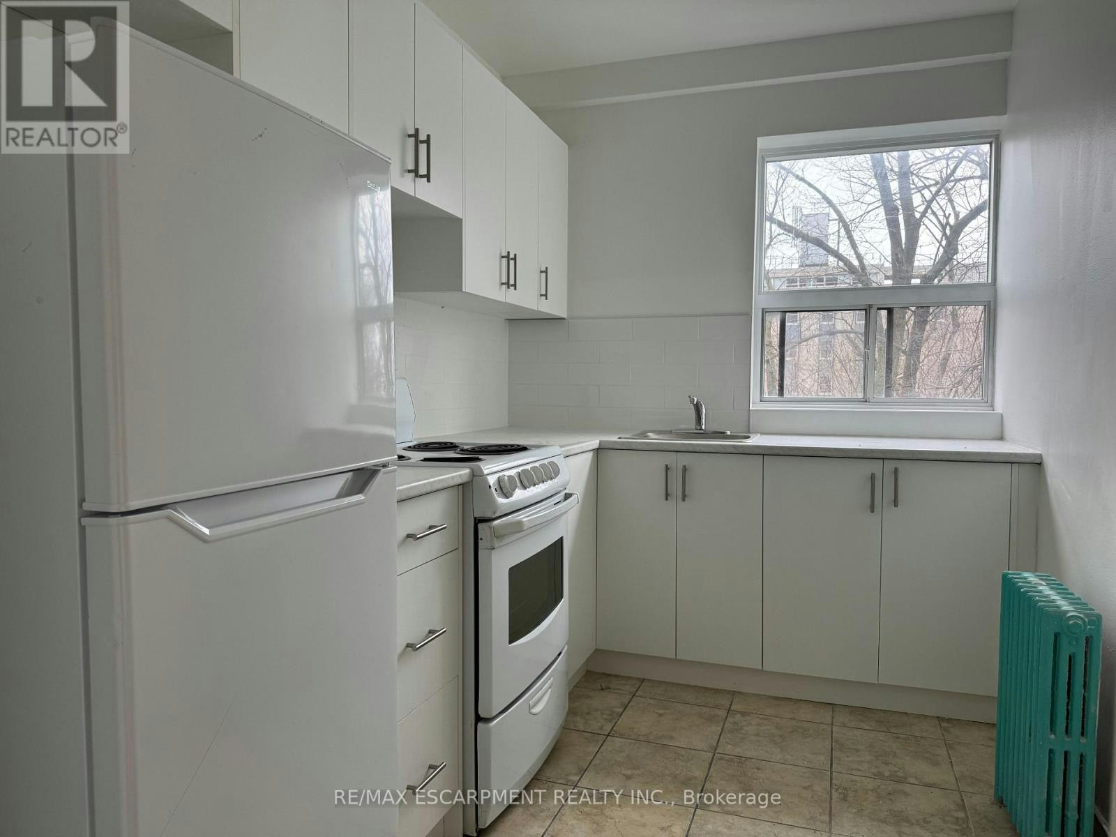 106 325a James Street S, Hamilton, ON, L8P 3B7
